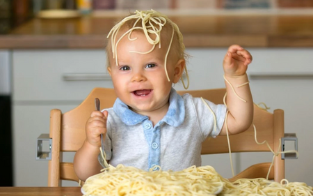 How to stop your baby from throwing food off the high chair